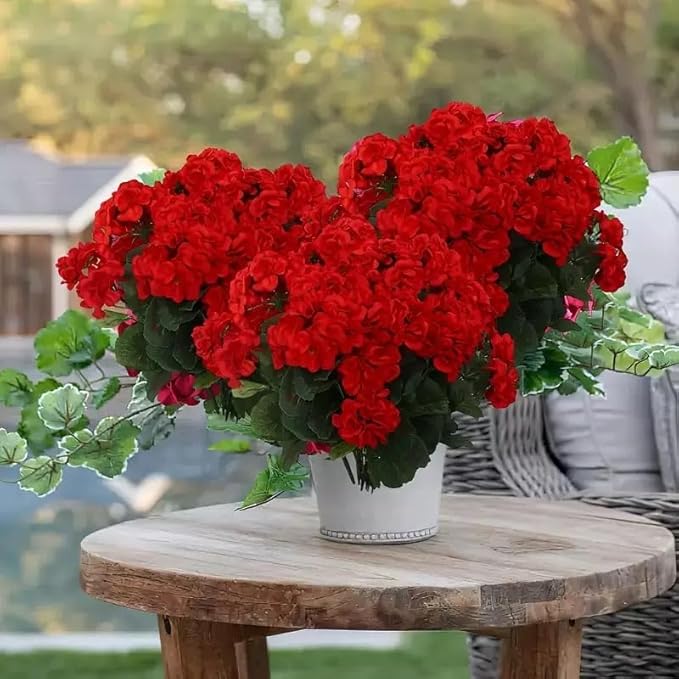 Artificial 5-Bud Red Geranium Flowers, Faux Flowers for Patio or Balcony, UV Resistant Artificial Flowers for Outdoors, Wedding Decor, Fake Plants for Garden or Home Decoration