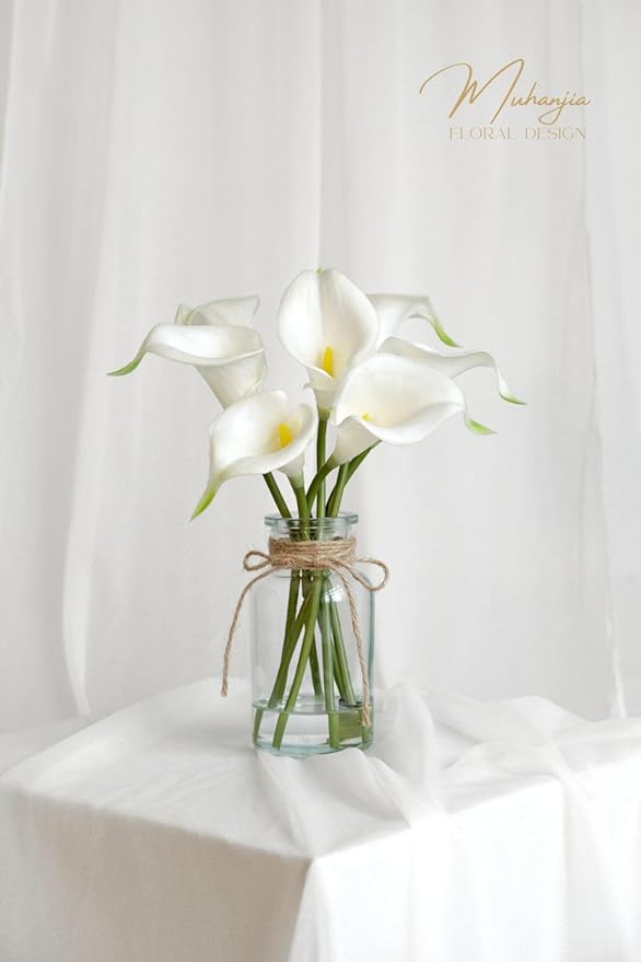 Artificial Flowers Calla Lily in Glass Vase with Faux Water,7Pcs Artificial Flower Real Touch Latex Flowers for Centerpiece Table Decorations Counter Decor(White Calla Lily)