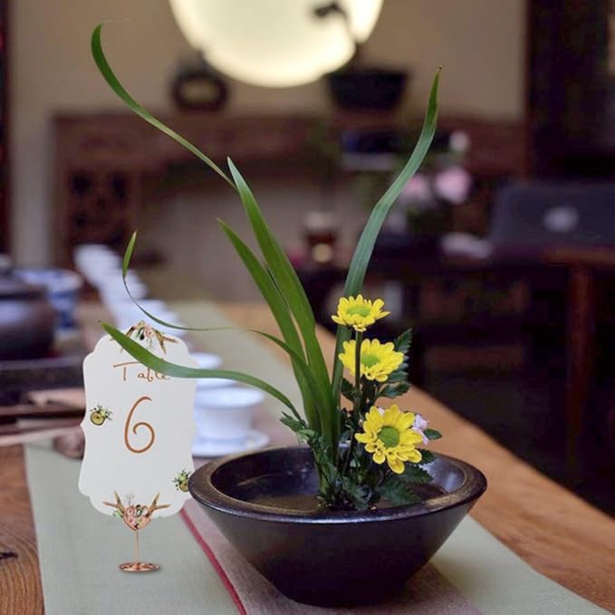 20pcs Mini Place Card Holder, Table Number Holders, Table Card Holders, Table Number Stands, Wire Table Picture Photo Holder with Heart Shaped Menu Clips for Wedding Favors (Rose Gold)