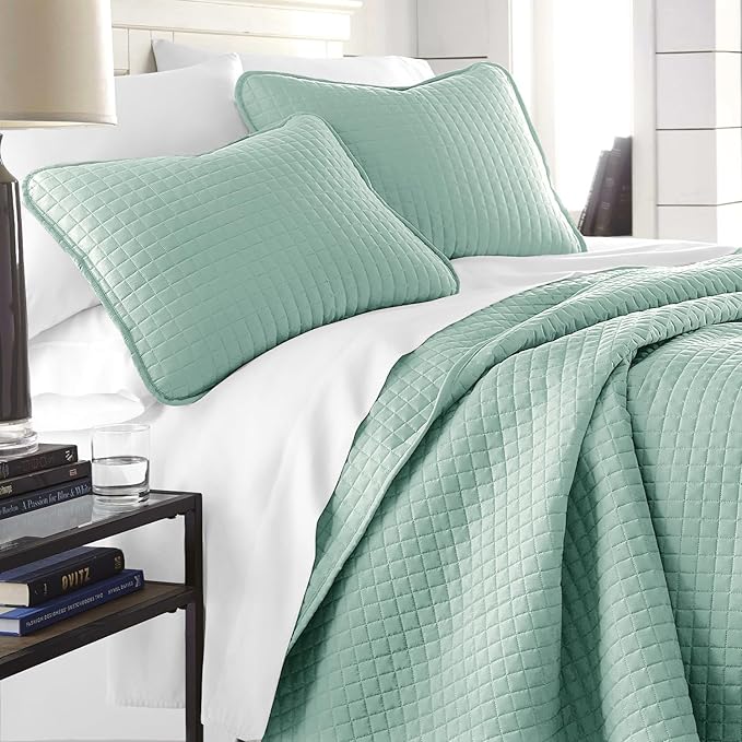 Southshore Fine Living, Inc. Oversized King Quilt Bedding Set, Soft Microfiber, Stain and Pet Hair Resistant Bedding, California/King Size Quilt Coverlet Bedspread Set with 2 Shams, Sky Blue
