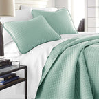 Southshore Fine Living, Inc. Oversized King Quilt Bedding Set, Soft Microfiber, Stain and Pet Hair Resistant Bedding, California/King Size Quilt Coverlet Bedspread Set with 2 Shams, Sky Blue