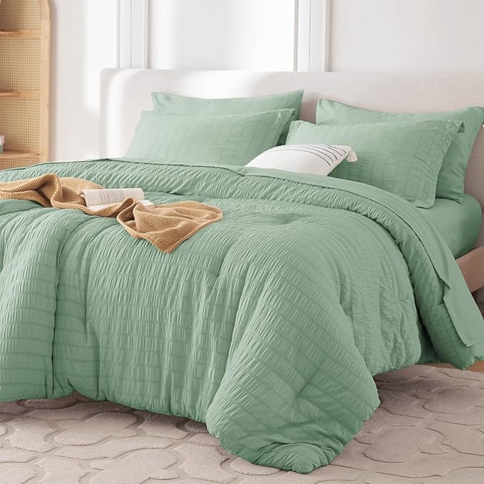 MUXHOMO 5 Pieces Twin Comforter Set, Seersucker Bed in a Bag Twin Size, All Season Luxury Bedding Set with Comforter, Flat Sheet, Fitted Sheet, Pillowcase & Sham, Sage Green