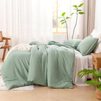 Litanika Oversized King Comforter Set 120x98, 3 Pieces Sage Green Lightweight Solid Bedding Set, All Season Fluffy Bed Set Quilt Blanket (1 Comforter & 2 Pillowcases)