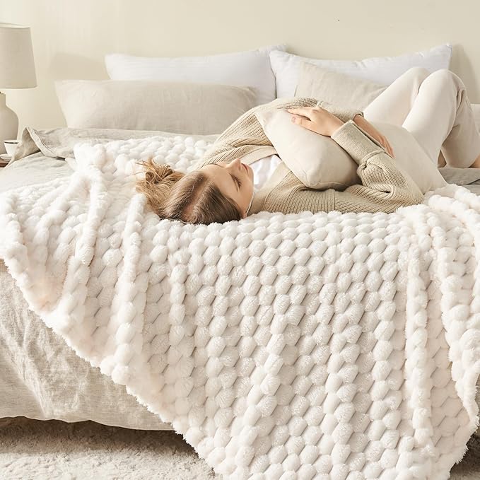 NEWCOSPLAY Super Soft Twin Blanket Ivory Premium Silky Flannel Fleece 3D Clouds Stylish Jacquard Lightweight Bed Blanket All Season Use 350GSM (Ivory, Twin(60"x80"))