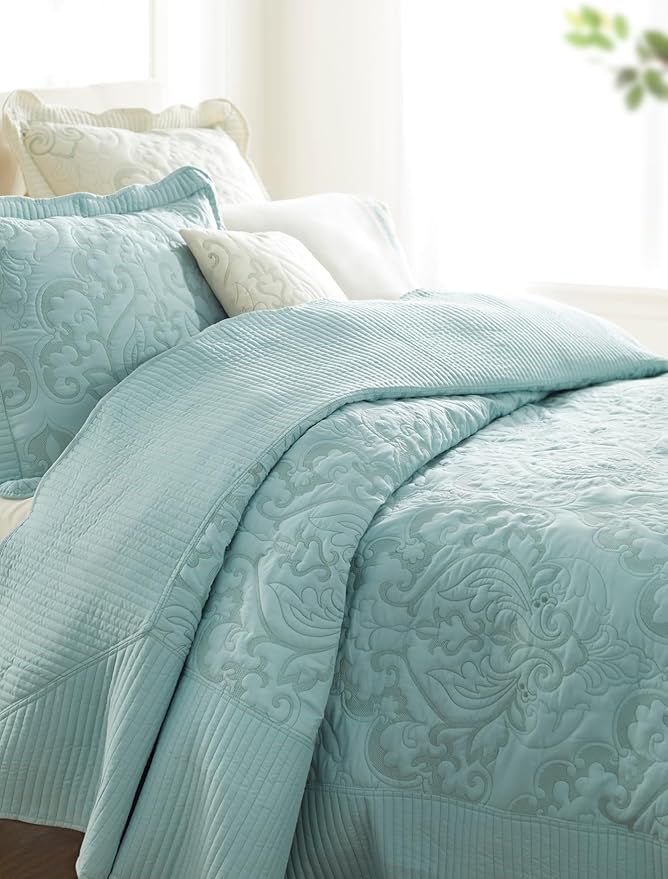 BrylaneHome Bedding Lightweight All Season Modern Amelia Quilted Damask Oversized Ultra Soft Bedspread - Full, Pale Rose