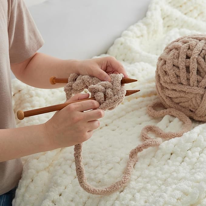 Amélie Home Chunky Knit Throw Blanket for Couch, Soft Chenille Crochet Blanket for Children, 40"x50", Ivory