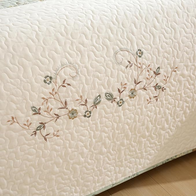 vctops 3 Piece Farmhouse Patchwork Quilt Set Full/Queen Size, Elegant Floral Embroidered Cotton Quilted Bedspread Coverlet Lightweight Reversible Bedding Cover with 2 Pillow Sham (90x96 in)