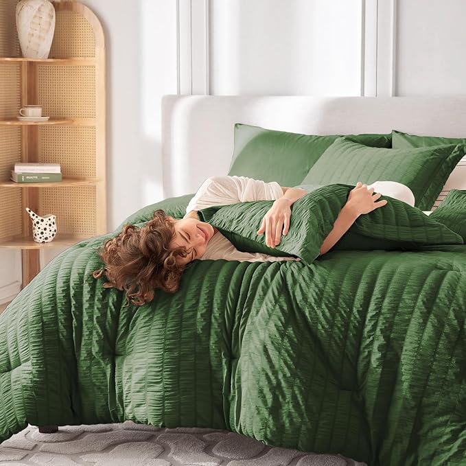 MUXHOMO 7 Pieces California King Comforter Set, Seersucker Bed in a Bag Cal King Size, All Season Luxury Bedding Set with Comforter, Flat Sheet, Fitted Sheet, Pillowcases & Shams, Dark Green