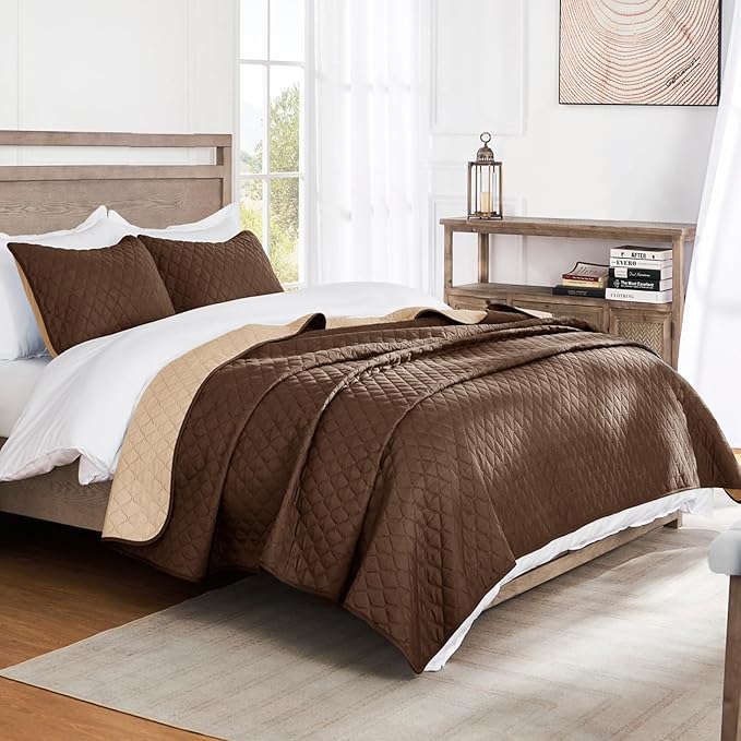 Exclusivo Mezcla Reversible King Size Quilt Bedding Set with Pillow Shams, Lightweight Quilts King Size, Soft Bedspreads Bed Coverlets for All Seasons - (Chocolate Brown, 104"x96")