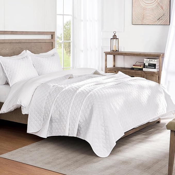 Exclusivo Mezcla Reversible King Size Quilt Bedding Set with Pillow Shams, Lightweight Quilts King Size, Soft Bedspreads Bed Coverlets for All Seasons - (White, 104"x96")