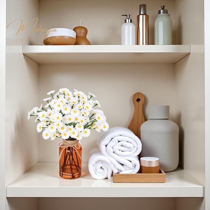 Artificial Daisy Flowers in Amber Glass Vase with Faux Water,9Pcs White Artificial Silk Flowers with Stems for Centerpiece (Daisy)