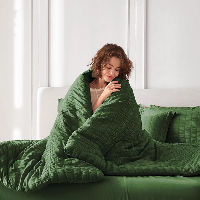 MUXHOMO 7 Pieces Queen Comforter Set, Seersucker Bed in a Bag Queen Size, All Season Luxury Bedding Set with Comforter, Flat Sheet, Fitted Sheet, Pillowcases & Shams, Dark Green