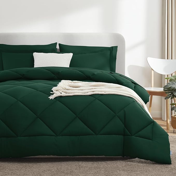 CozyLux Queen Comforter Set Emerald Green - Bed in a Bag Queen Size 7 Pieces, Luxury Soft Bed Set for All Seasons, Bedding Set with Down Alternative Comforter, Sheets, Pillowcases & Shams