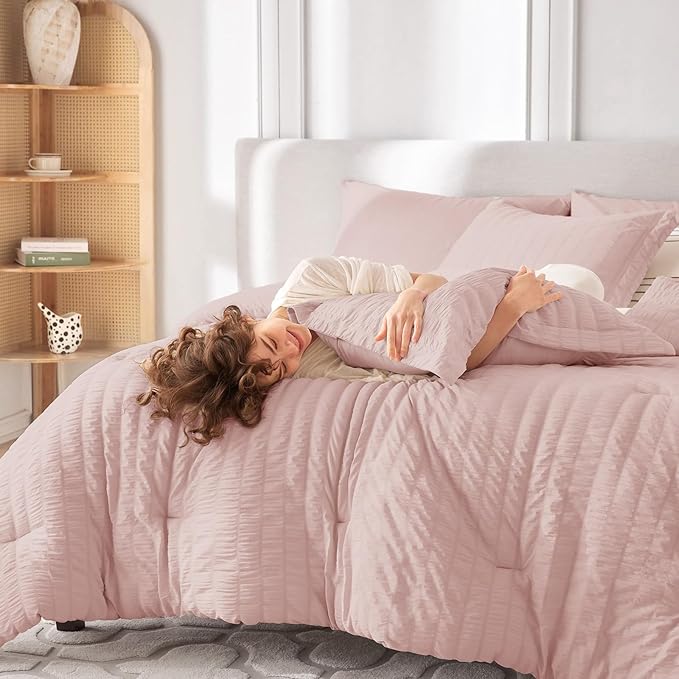 MUXHOMO 7 Pieces Queen Comforter Set, Seersucker Bed in a Bag Queen Size, All Season Luxury Bedding Set with Comforter, Flat Sheet, Fitted Sheet, Pillowcases & Shams, Rose Gold