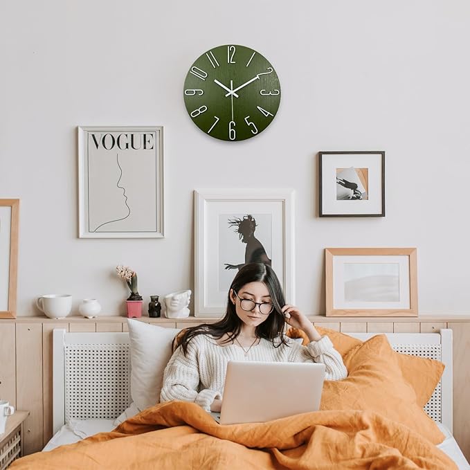 Wall Clock, Silent Clock, Wall Clocks Battery Operated， 12 inch Modern Wall Clock, Suitable for Offices, Living Rooms, Kitchens, Homes, Schools (Green)