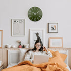 Wall Clock, Silent Clock, Wall Clocks Battery Operated， 12 inch Modern Wall Clock, Suitable for Offices, Living Rooms, Kitchens, Homes, Schools (Green)