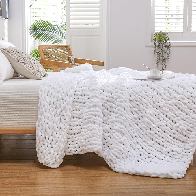 WESHIONGOO Chunky Knit Blanket Throw Knitted Throw Blankets for Couch Bed Fluffy Soft Blanket with Jumbo Chenille Yarn Thick 100% Handmade (White, 50"×60")