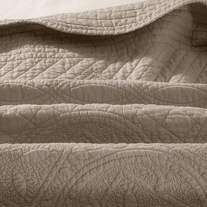 Calla Angel Sage Garden Luxury Pure Cotton Matelasse Quilt, King, Coffee