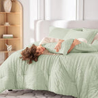 MUXHOMO 5 Pieces Twin Comforter Set, Seersucker Bed in a Bag Twin Size, All Season Luxury Bedding Set with Comforter, Flat Sheet, Fitted Sheet, Pillowcase & Sham, Light Green
