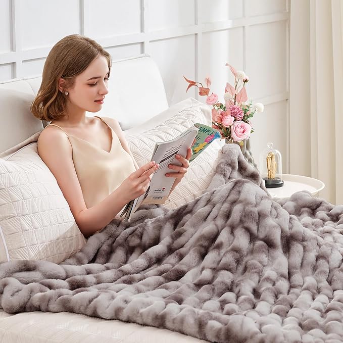 Ultra Soft Luxury Faux Fur Throw Blanket for Counch,Fuzzy Fluffy Plush Warm Cozy Elegant Wrinkled Blanket for Sofa Bedroom Living Room,（50"x60",Tie-dye Taupe）