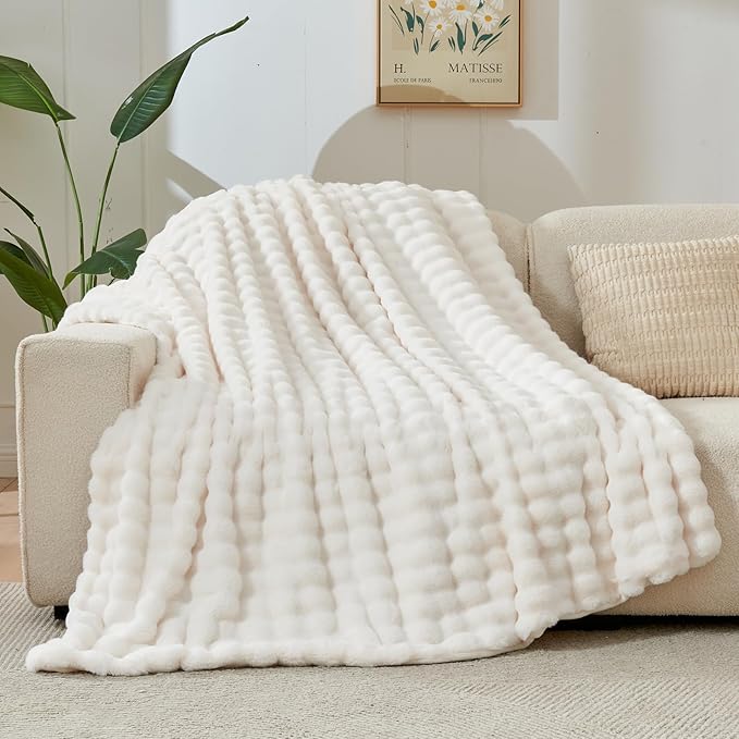 NEWCOSPLAY Faux Fur Twin Blanket Ivory Bubble Blanket Thick Warm Soft for Couch Sofa Bed 550GSM (Ivory, Twin(60"x80"))