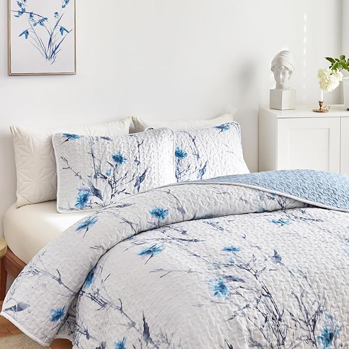 Botanical Quilt Set 3 Pieces King Size, Blue Flower Branch on White Reversible Bedspread Coverlet Set, Soft Microfiber Lightweight Bed Cover for All Season (102" x 90", 1 Quilt+ 2 Pillow Shams)