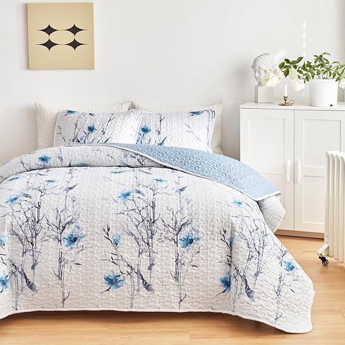 Botanical Quilt Set 3 Pieces King Size, Blue Flower Branch on White Reversible Bedspread Coverlet Set, Soft Microfiber Lightweight Bed Cover for All Season (102" x 90", 1 Quilt+ 2 Pillow Shams)