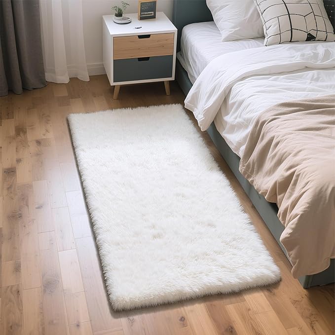 Fluffy Rug Shaggy Area Rug, White 3x5 Area Rugs for Bedroom, Small Bedside Rug, Soft Fluffy Shaggy Entryway Throw Rugs for Living Room Bedroom Kids Room Home Decor
