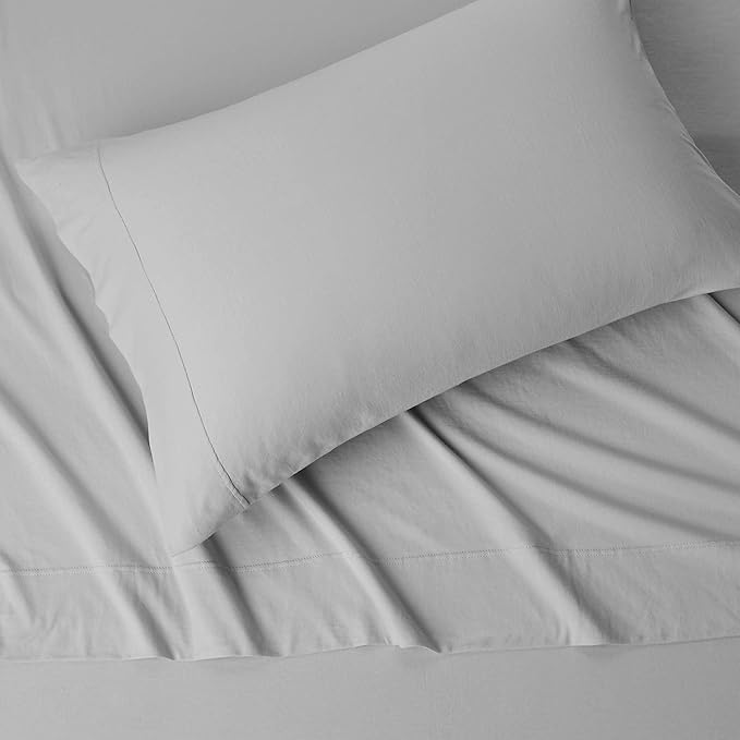 Amazon Basics 3 Piece Bed Sheets Set, 100% Cotton Jersey, Includes Super Soft, Flat and Fitted Sheets, Pillowcase, Toddler, Light Gray, Solid