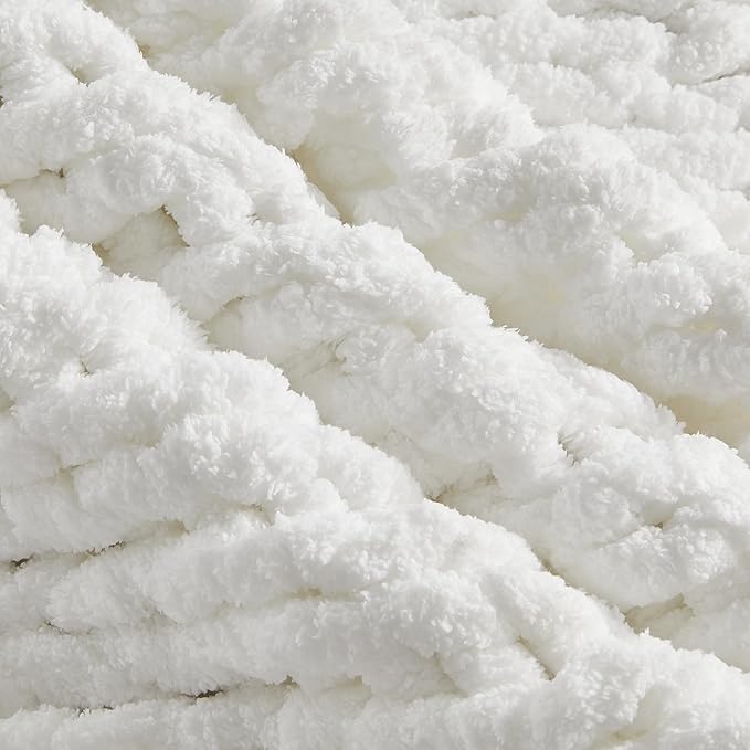 Carriediosa Chunky Knit Throw Blanket 60" X 80" Twin, 100% Hand Made Large Chenille Loop Yarn Soft Fluffy Throws for Couch Sofa Bed, Big Crochet Cozy Heavy Thick Cable Woven Blankets, Snow White