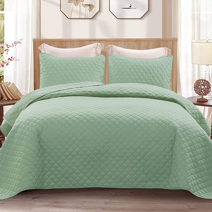 Exclusivo Mezcla Reversible King Size Quilt Bedding Set with Pillow Shams, Lightweight Quilts King Size, Soft Bedspreads Bed Coverlets for All Seasons - (Light Green, 104"x96")