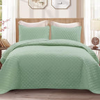 Exclusivo Mezcla Reversible California King Size Quilt Bedding Set with Pillow Shams, Lightweight Quilts Cal King Size, Soft Bedspreads Bed Coverlets for All Seasons - (Light Green, 112"x104")