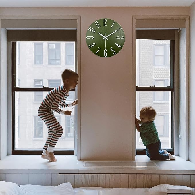 Wall Clock, Silent Clock, Wall Clocks Battery Operated， 12 inch Modern Wall Clock, Suitable for Offices, Living Rooms, Kitchens, Homes, Schools (Green)