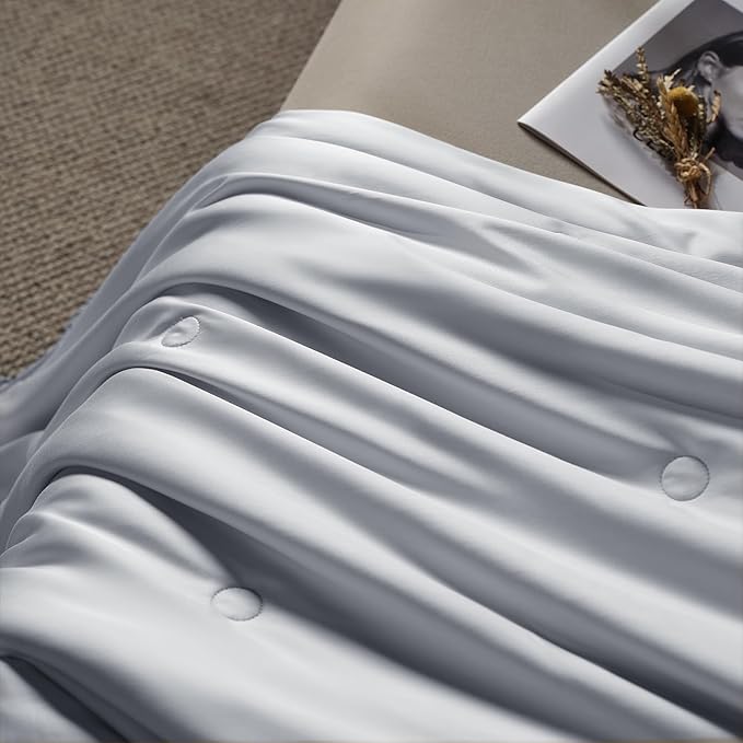 EP Mode Mulberry Silk Filled Quilt with 100% Viscose from Bamboo Fabric, Natural Lightweighted Cooling Comforter (White, Throw 50” X 65”)