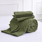 Love's cabin California King Size Quilt Bedding Set Olive Green Bedspread - Cal King Summer Lightweight Bedspread Comforter - Wave Pattern Coverlet for All Season - 3 Pieces (1 Quilt, 2 Pillow Shams)