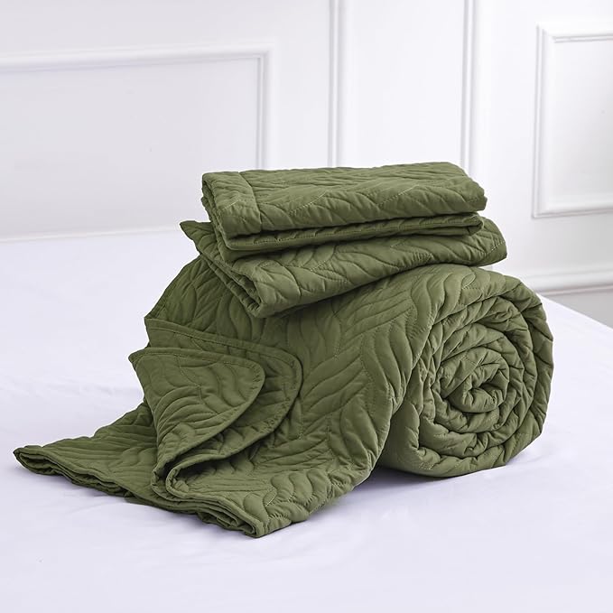 Love's cabin King Size Quilt Bedding Set Olive Green Bedspreads - Bed Summer Lightweight Bedspread Comforter - Wave Pattern Bedding Coverlet for All Season - 3 Pieces (1 Quilt, 2 Pillow Shams)