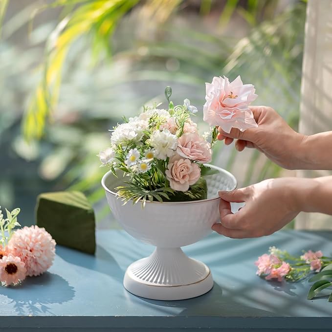 Sziqiqi Urn Vases for Wedding Centrepiece - 6in High White Metal Vase Set of 2 Small Vintage Flower Arrangement Pots for Table Centrepieces Elegant Hammered Vase for Christmas Anniversary Party