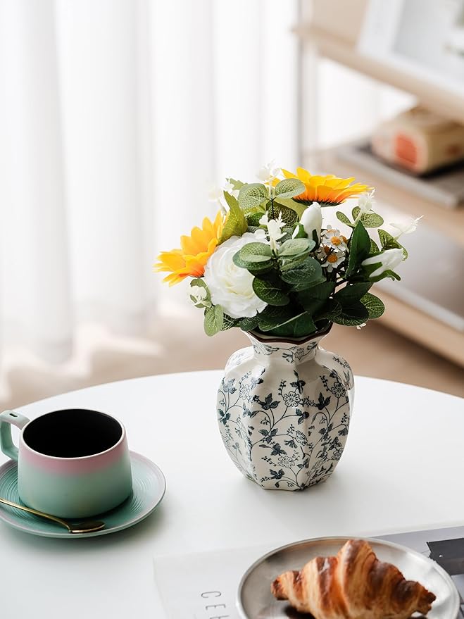 Blue and White Vase, Vintage Blue Ceramic Flower Vessel,Ceramic vases for Home Decor,Vintage Green and Beige for Console Table Mantle Chinoiserie Decor (Retro-01, Small)