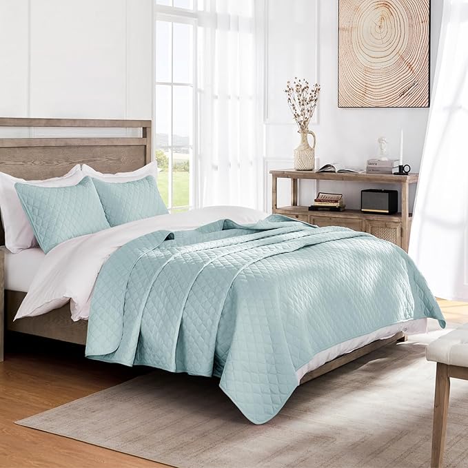 Exclusivo Mezcla Reversible King Size Quilt Bedding Set with Pillow Shams, Lightweight Quilts King Size, Soft Bedspreads Bed Coverlets for All Seasons - (Light Blue, 104"x96")