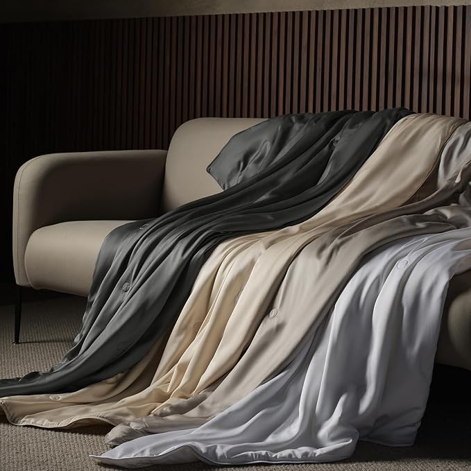 EP Mode Mulberry Silk Filled Quilt with 100% Viscose from Bamboo Fabric, Natural Lightweighted Cooling Comforter (White, Throw 50” X 65”)