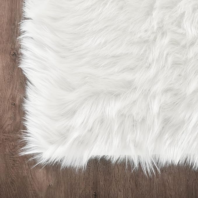 Latepis Off White 3x4 Area Rug Faux Sheepskin Fur Rug Washable Furry Rugs for Bedroom Fluffy Rugs for Living Room Dorm Cushion Luxury Home Decor Rectangle