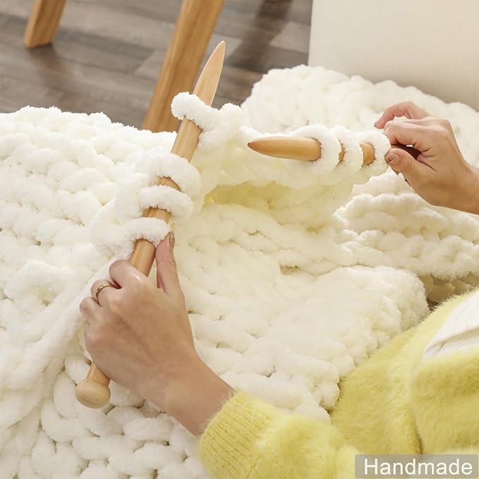 WESHIONGOO Chunky Knit Blanket Throw 40"×40" Knitted Throw Blankets for Couch Bed Fluffy Soft Blanket with Jumbo Chenille Yarn Thick 100% Handmade (Cream White)
