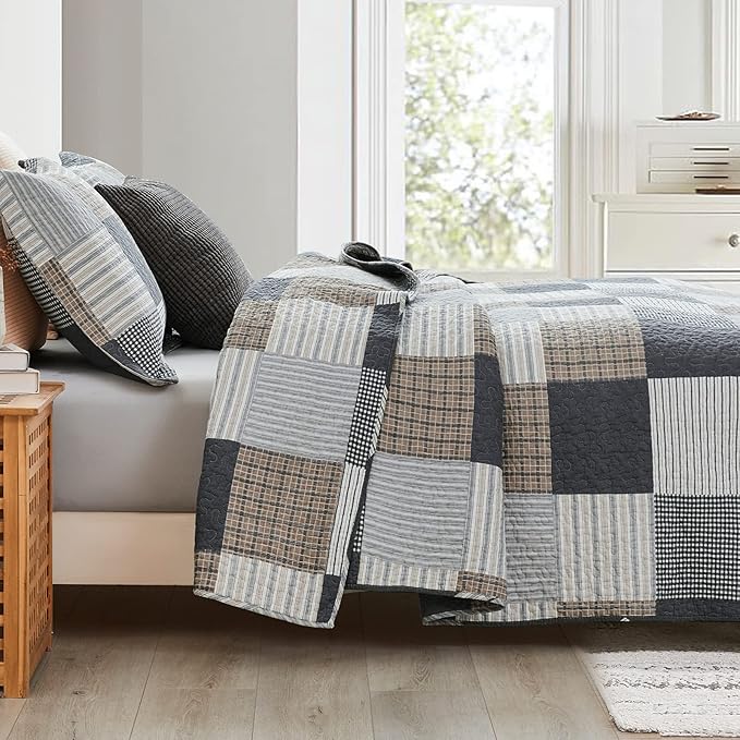 PANGUSHAN 100% Cotton Quilt Set Queen Size,Patchwork Plaid Bedding Set Bedspreads,Farmhouse Lightweight Comforter,Grey/Gray/Black/Tan/White/Cream Reversible Quilt for Queen Bed,3 Pieces
