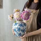 Blue and White Vase, 8 Inch Vintage Chinoiserie Ceramic Vase, Rustic Flower Vases Decorative Antique Vases for Home Decor, Retro Ice Cracked Porcelain Farmhouse Table Centerpieces Decor