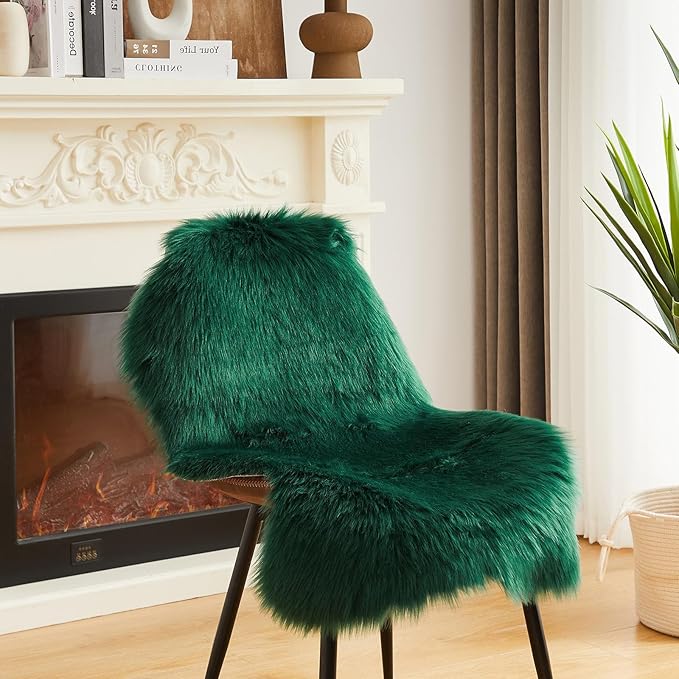 AMTOVO Faux Fur Rug, Dark Green Small Area Rug, Fluffy Sheepskin Rug, Fuzzy Ultra Soft 2 x 3 ft Shag Rugs for Bedroom Sofa Throw Cushion Room Decor, Sheepskin