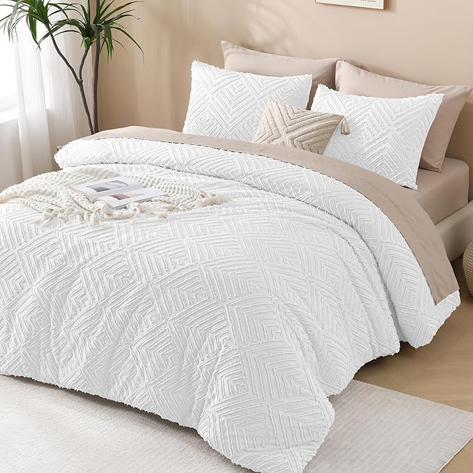 Andency White Comforter Set Queen Size, Boho Lightweight Fluffy Bedding Comforter Sets for Queen Bed, 3 Pieces Tufted Farmhouse Shabby Chic Bed Set for All Seasons(1 Comforter 90x90In, 2 Pillowcases)