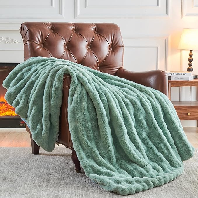 NEWCOSPLAY Faux Fur Throw Blanket Sage Green Bubble Blanket Thick Warm Soft for Couch Sofa Bed 550GSM (New Sage Green, Throw(50"x60"))
