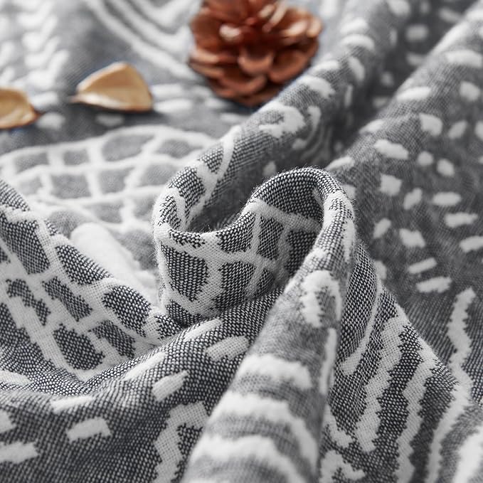 jinchan Boho 100% Cotton Muslin Blanket 3-Layer Queen Size 80x90 Inches Geometric Grey Lightweight Reversible Soft Cozy Comfy Throw for Couch Sofa Bed Large Coverlet Quilt Blanket Bedroom All Seasons