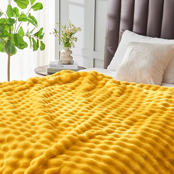 NEWCOSPLAY Faux Fur Twin Blanket Mustard Yellow Bubble Blanket Thick Warm Soft for Couch Sofa Bed 550GSM (Mustard Yellow, Twin(60"x80"))