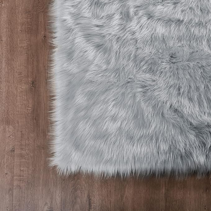 Goolela Fluffy Faux Fur Rug 4x6 Grey Faux SheepskinRug for Bedroom Bedside Fuzzy Furry Plush Soft Rugs for Living Room Home Office Washable Rectangle